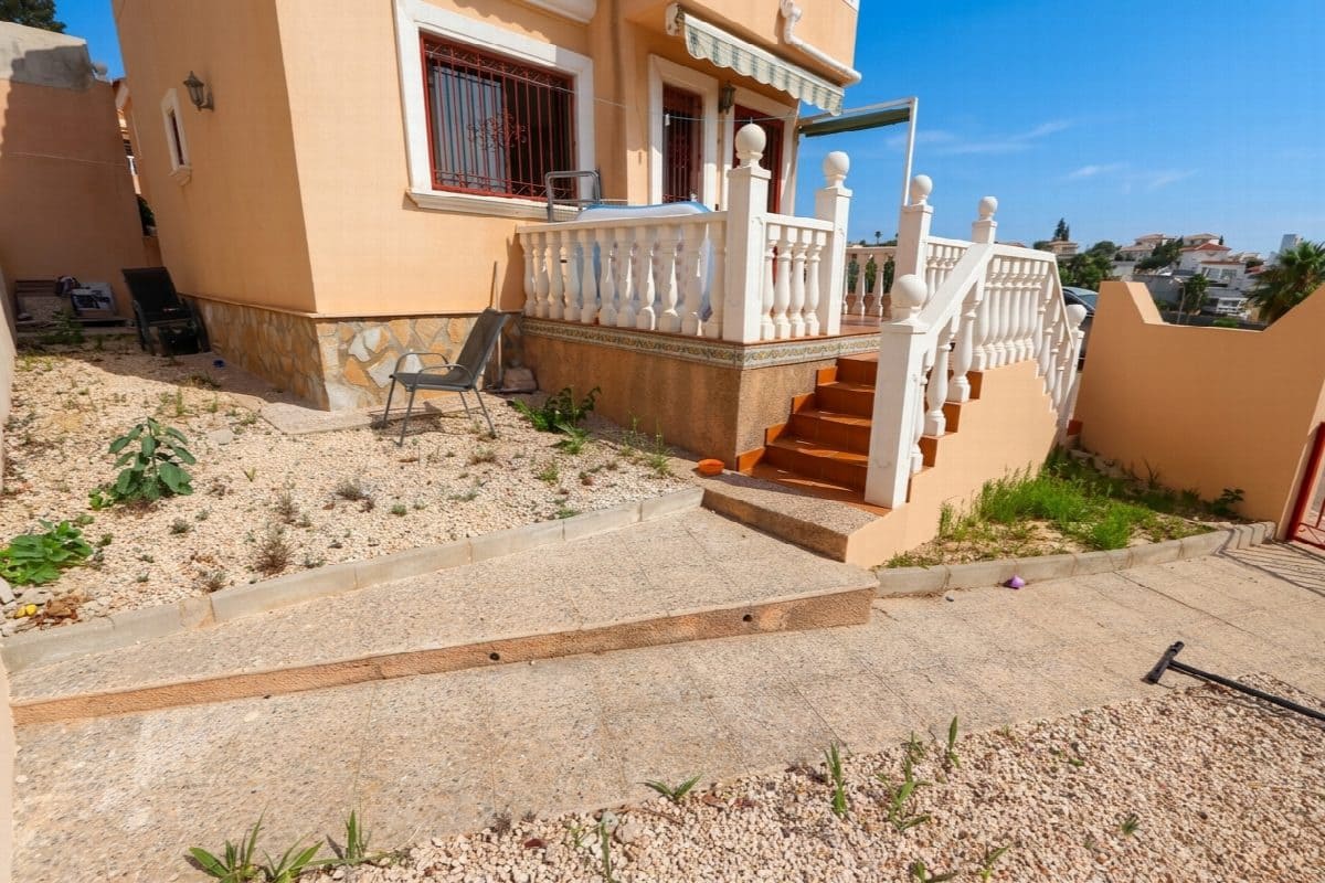 2 bedroom Villa for sale in Orihuela with pool garage - € 218,000 (Ref: 9993965)