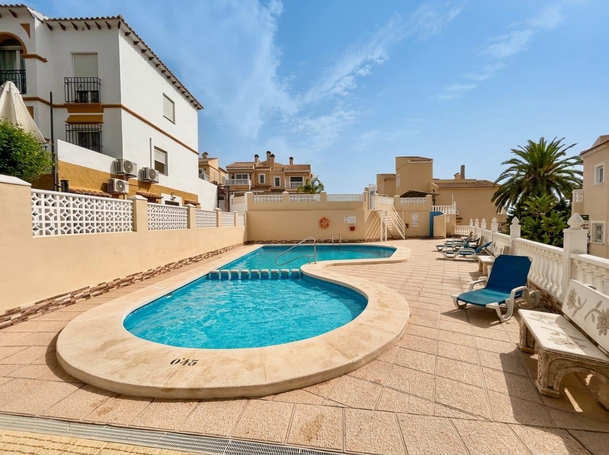2 bedroom Villa for sale in Orihuela with pool garage - € 218,000 (Ref: 9993965)