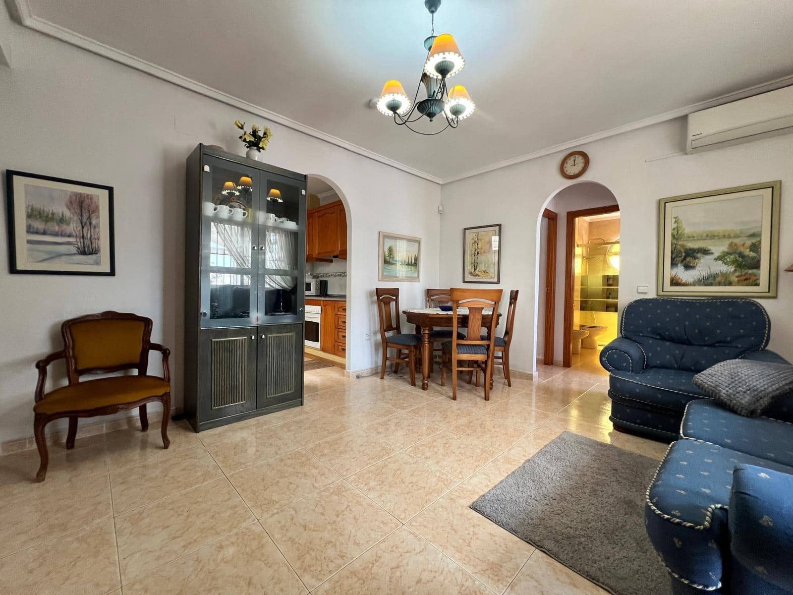 3 makuuhuone Rivitalo myytävänä paikassa Torrevieja mukana uima-altaan - 315 000 € (Ref: 9993966)