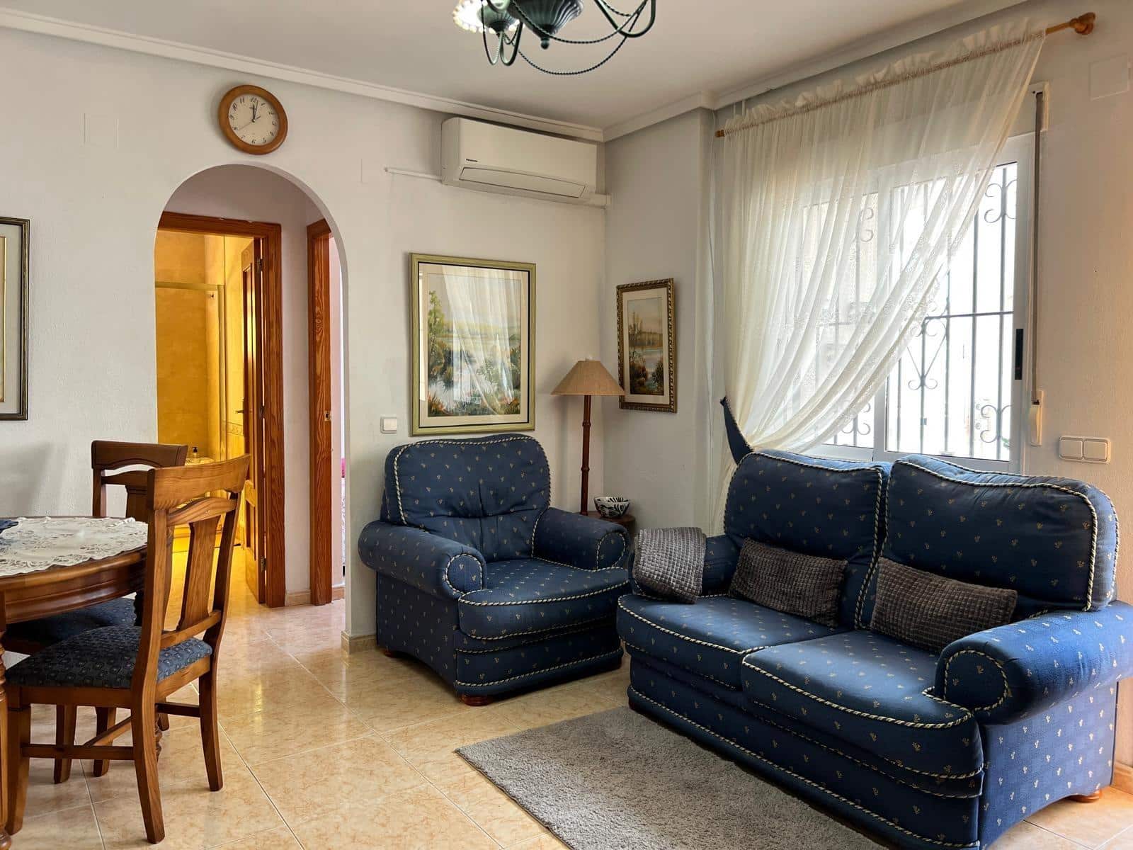 3 makuuhuone Rivitalo myytävänä paikassa Torrevieja mukana uima-altaan - 315 000 € (Ref: 9993966)