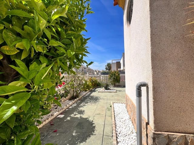 3 slaapkamer Rijtjeshuis te koop in Miramar - Torre del Moro, Torrevieja met zwembad - € 315.000 (Ref: 9993966)