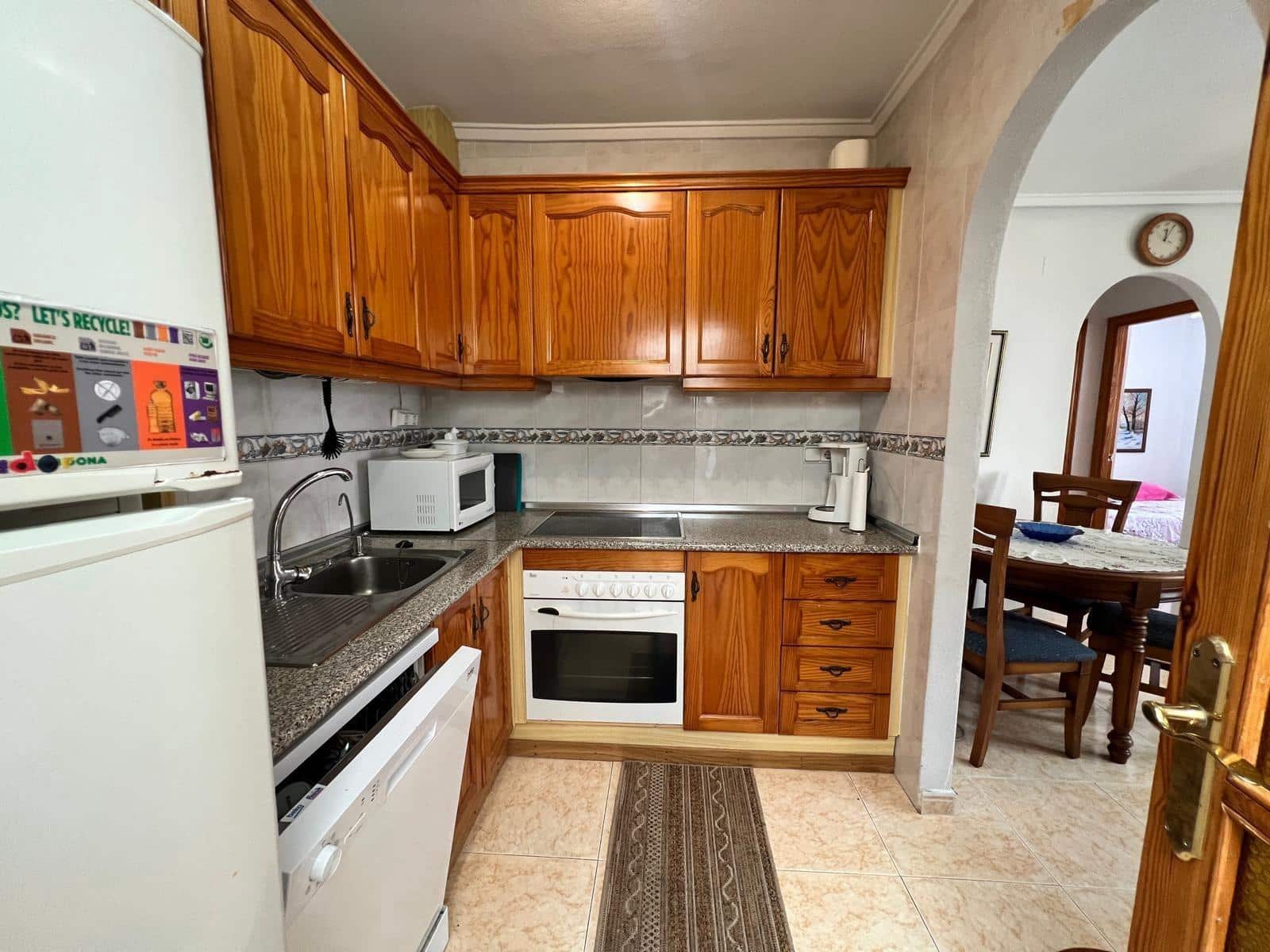 3 makuuhuone Rivitalo myytävänä paikassa Torrevieja mukana uima-altaan - 315 000 € (Ref: 9993966)