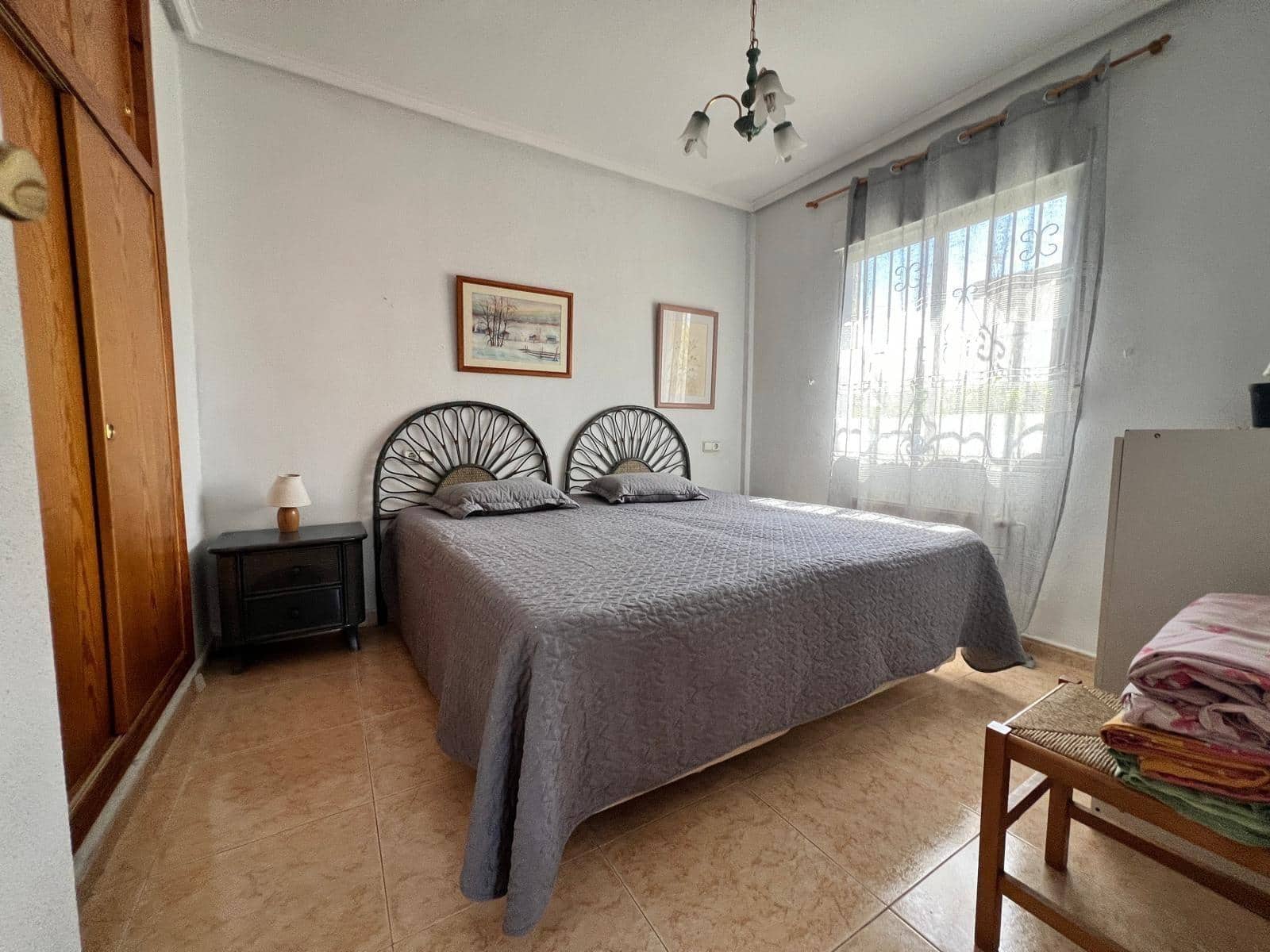 3 makuuhuone Rivitalo myytävänä paikassa Torrevieja mukana uima-altaan - 315 000 € (Ref: 9993966)
