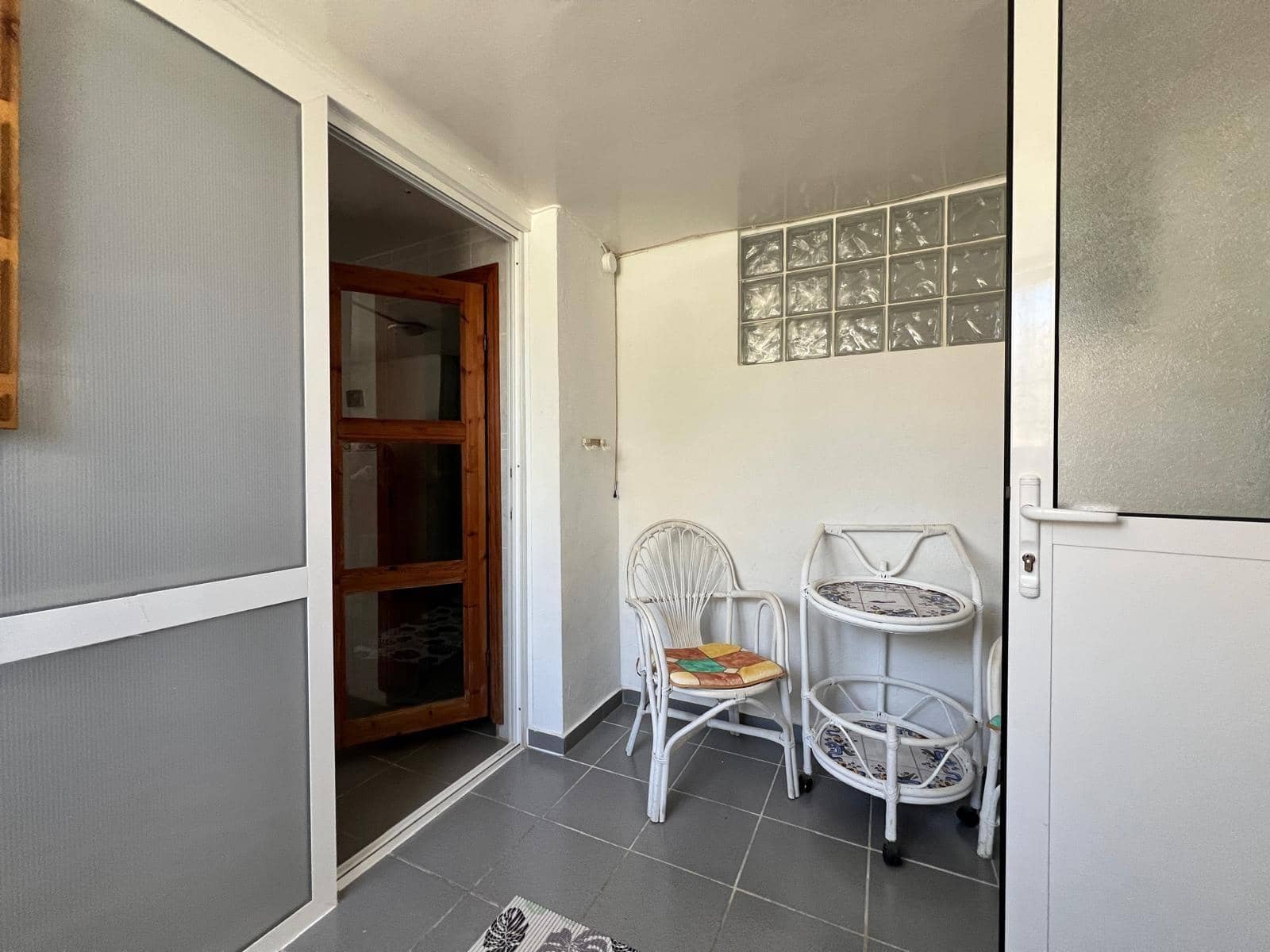 3 makuuhuone Rivitalo myytävänä paikassa Torrevieja mukana uima-altaan - 315 000 € (Ref: 9993966)
