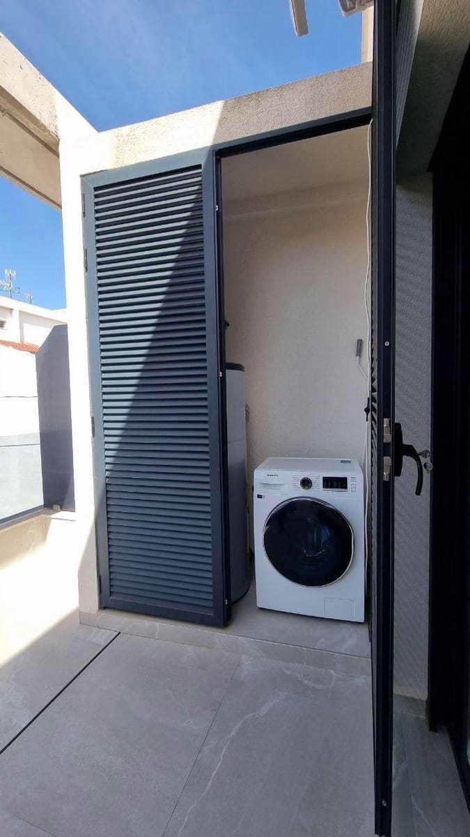 2 slaapkamer Penthouse te koop in Torrevieja met zwembad - € 341.000 (Ref: 9994852)