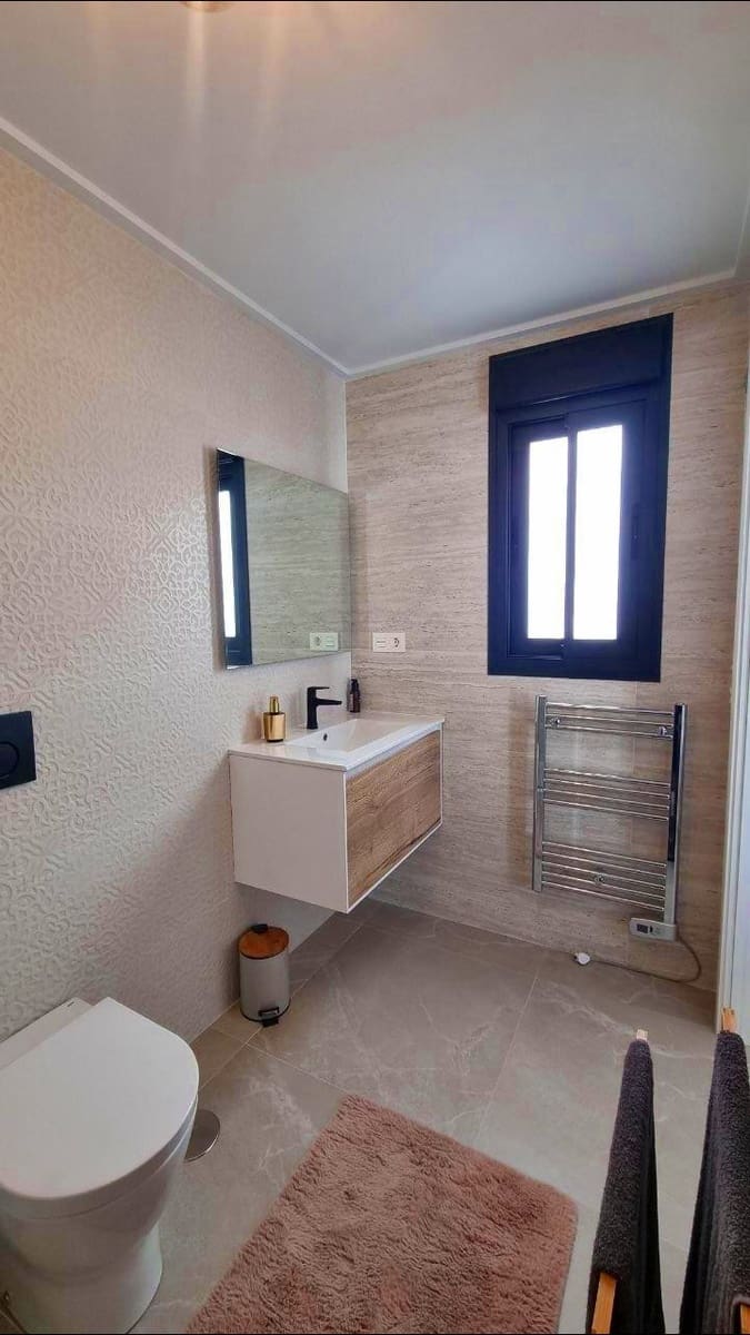 2 slaapkamer Penthouse te koop in Torrevieja met zwembad - € 341.000 (Ref: 9994852)