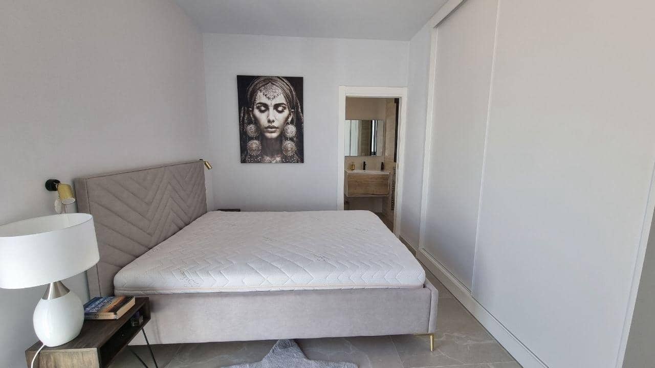 2 slaapkamer Penthouse te koop in Torrevieja met zwembad - € 341.000 (Ref: 9994852)