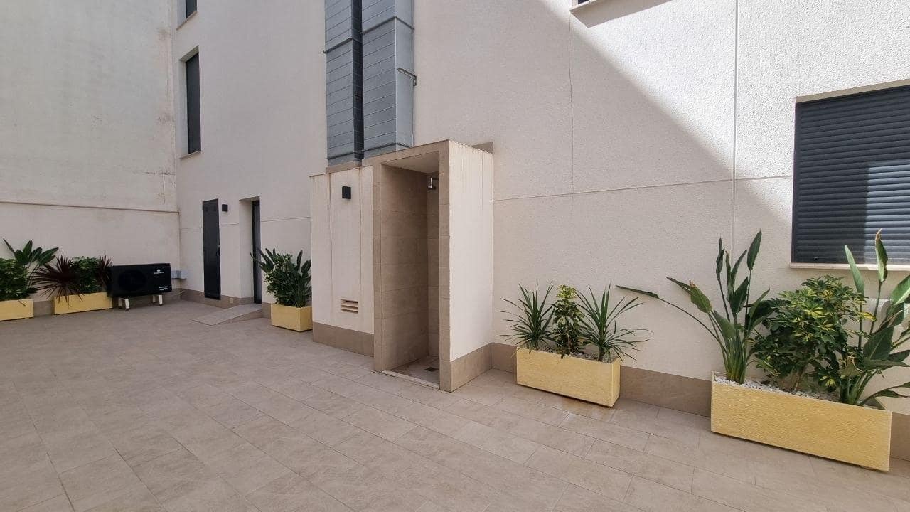 2 slaapkamer Penthouse te koop in Torrevieja met zwembad - € 341.000 (Ref: 9994852)