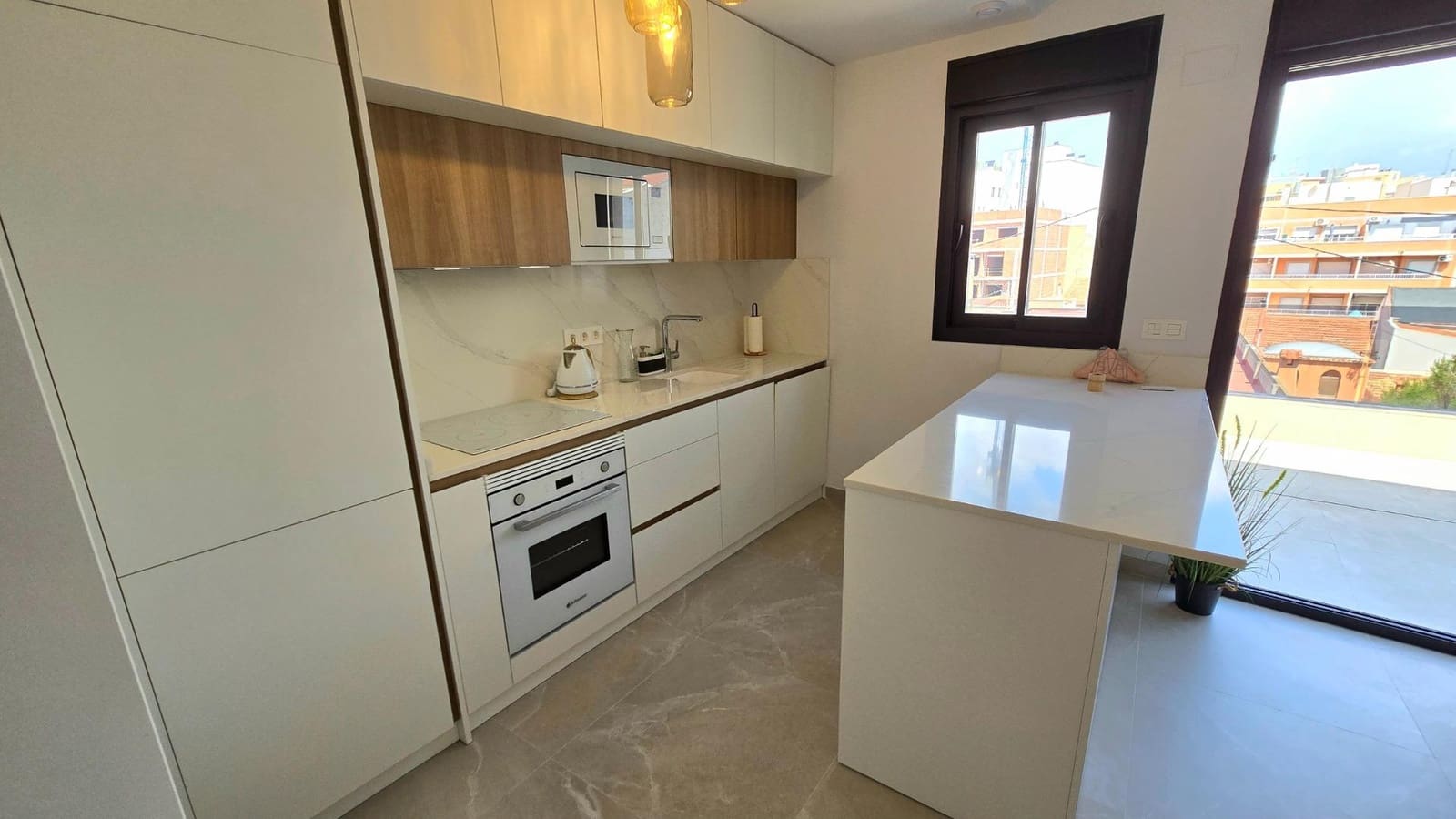 2 slaapkamer Penthouse te koop in Torrevieja met zwembad - € 341.000 (Ref: 9994852)