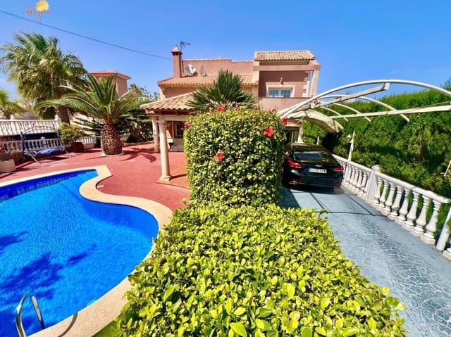 3 soveværelse Villa til salg i Los Balcones - Los Altos, Torrevieja med swimmingpool - € 490.000 (Ref: 9994859)