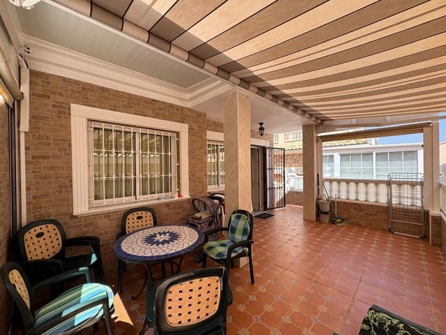 3 soveværelse Byhus til salg i El Moncayo - El Pòrtic, Guardamar del Segura med swimmingpool - € 283.500 (Ref: 9994860)