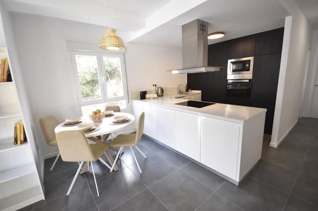 3 soveværelse Lejlighed til salg i Dehesa de Campoamor, Orihuela med swimmingpool - € 230.000 (Ref: 9994861)