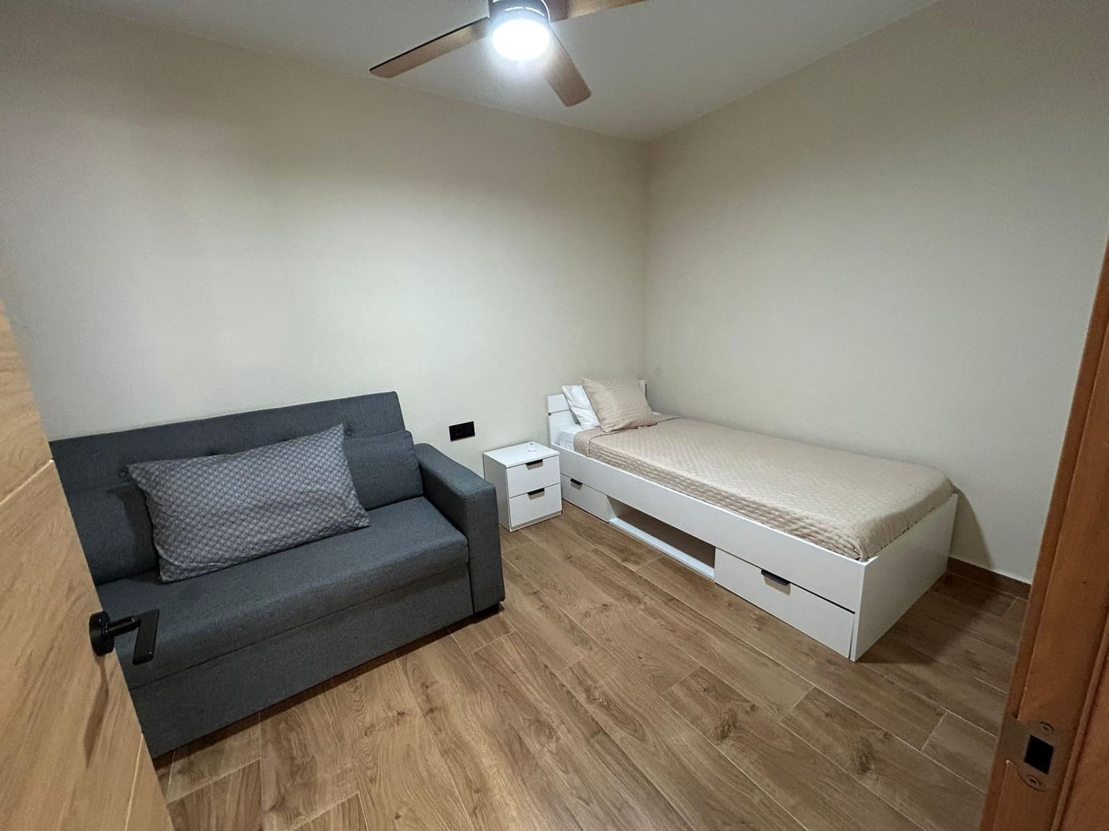3 soveværelse Lejlighed til salg i Torrevieja - € 239.900 (Ref: 9994867)