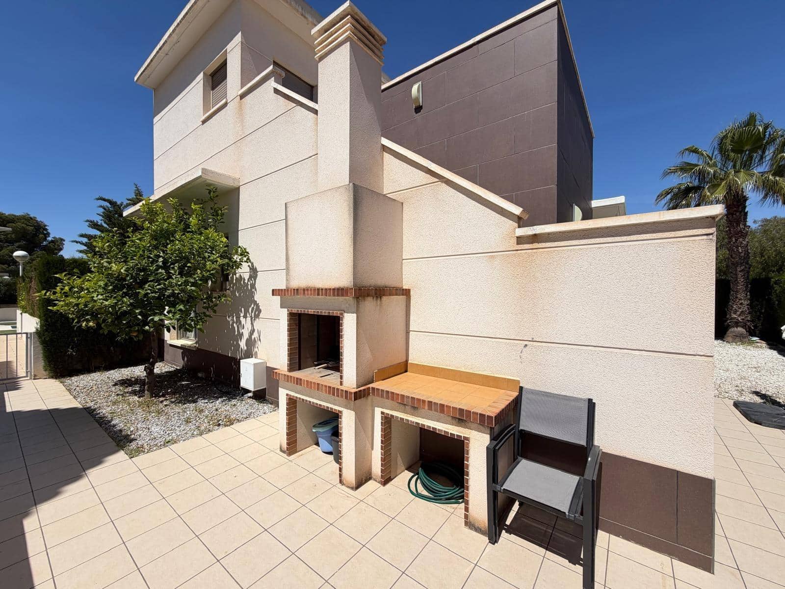 4 soveværelse Villa til salg i Ciudad Quesada med swimmingpool - € 420.000 (Ref: 9994869)