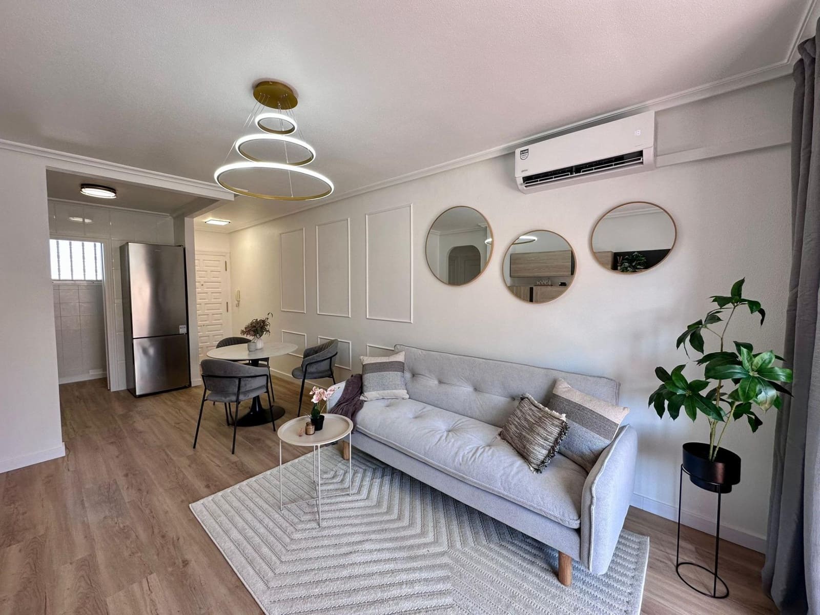 2 soverom Leilighet til salgs i Torrevieja med svømmebasseng - € 199 900 (Ref: 9994871)