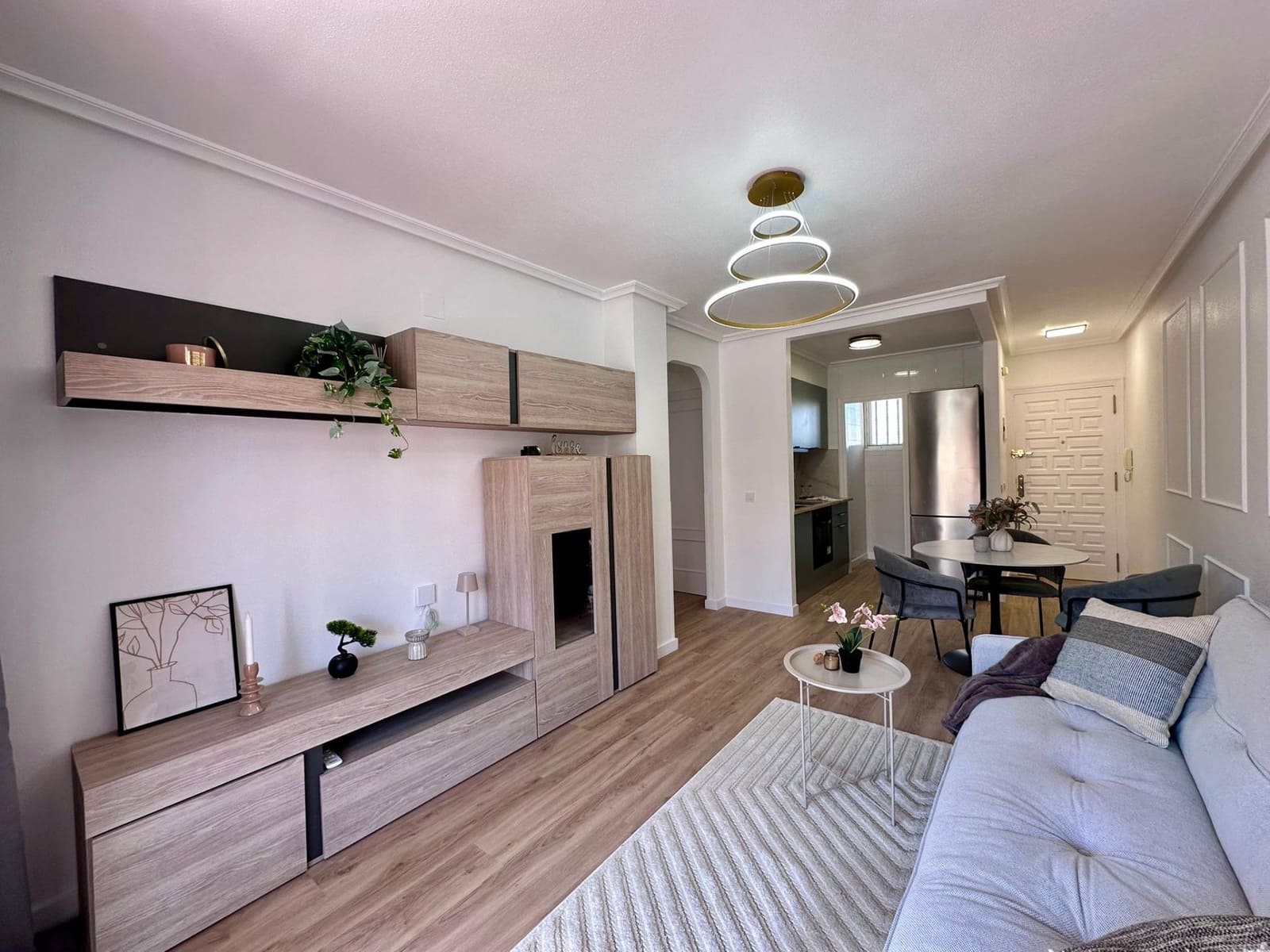 2 soverom Leilighet til salgs i Torrevieja med svømmebasseng - € 199 900 (Ref: 9994871)