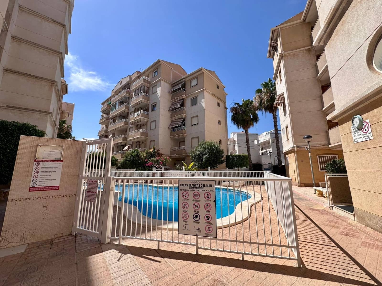 2 soverom Leilighet til salgs i Torrevieja med svømmebasseng - € 199 900 (Ref: 9994871)