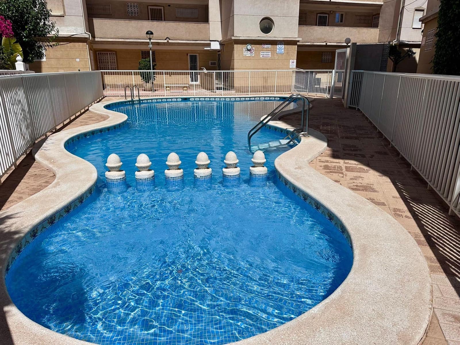 2 soverom Leilighet til salgs i Torrevieja med svømmebasseng - € 199 900 (Ref: 9994871)
