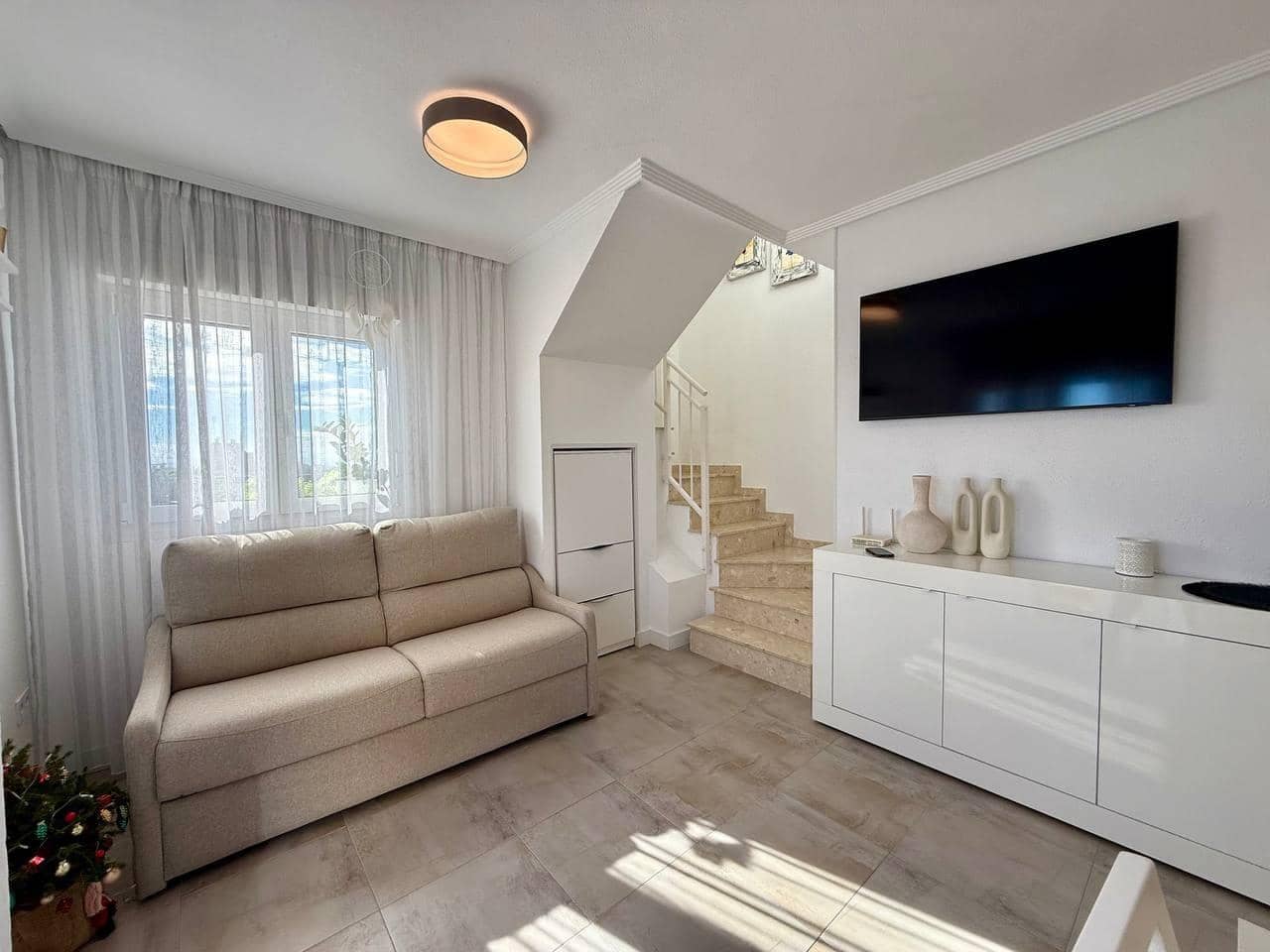 1 soverom Penthouse til salgs i Torrevieja - € 149 900 (Ref: 9994872)