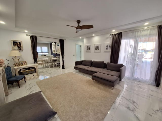 3 soverom Villa til salgs i Pinar de Campoverde, Pilar de la Horadada med svømmebasseng - € 475 000 (Ref: 9994874)
