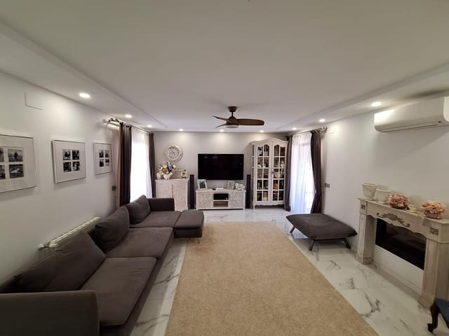 3 soverom Villa til salgs i Pinar de Campoverde, Pilar de la Horadada med svømmebasseng - € 475 000 (Ref: 9994874)