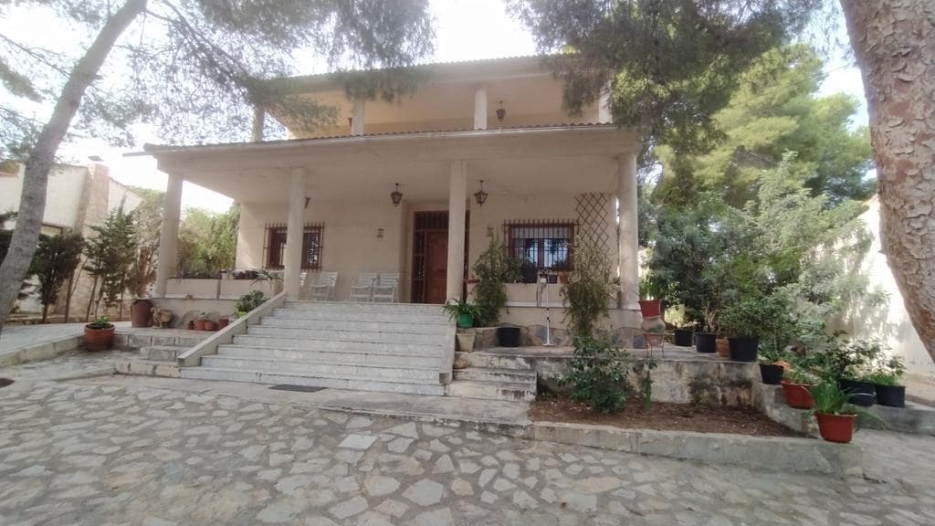6 sypialnia Willa na sprzedaż w Torrevieja z basenem - 550 000 € (Ref: 9994875)