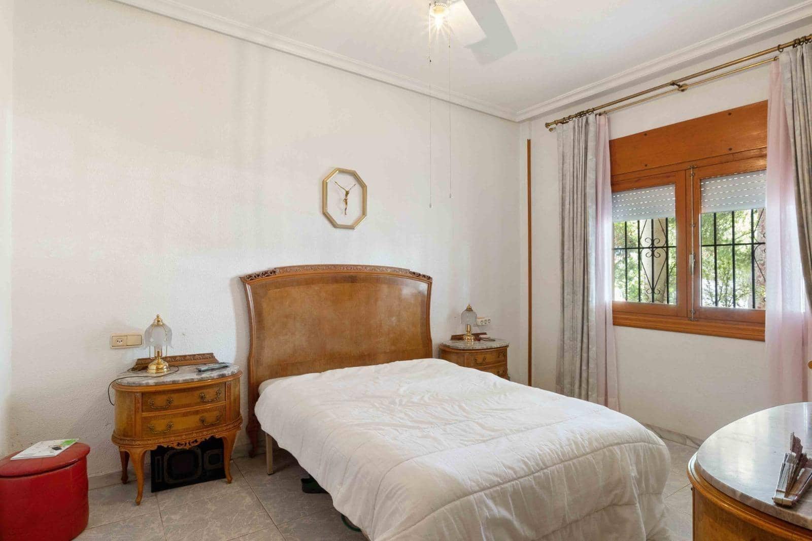 6 sypialnia Willa na sprzedaż w Torrevieja z basenem - 550 000 € (Ref: 9994875)
