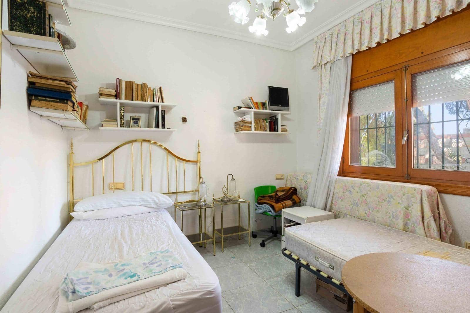 6 sypialnia Willa na sprzedaż w Torrevieja z basenem - 550 000 € (Ref: 9994875)