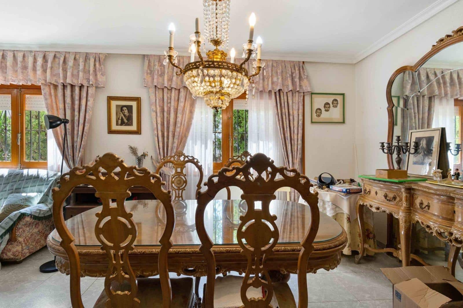 6 sypialnia Willa na sprzedaż w Torrevieja z basenem - 550 000 € (Ref: 9994875)