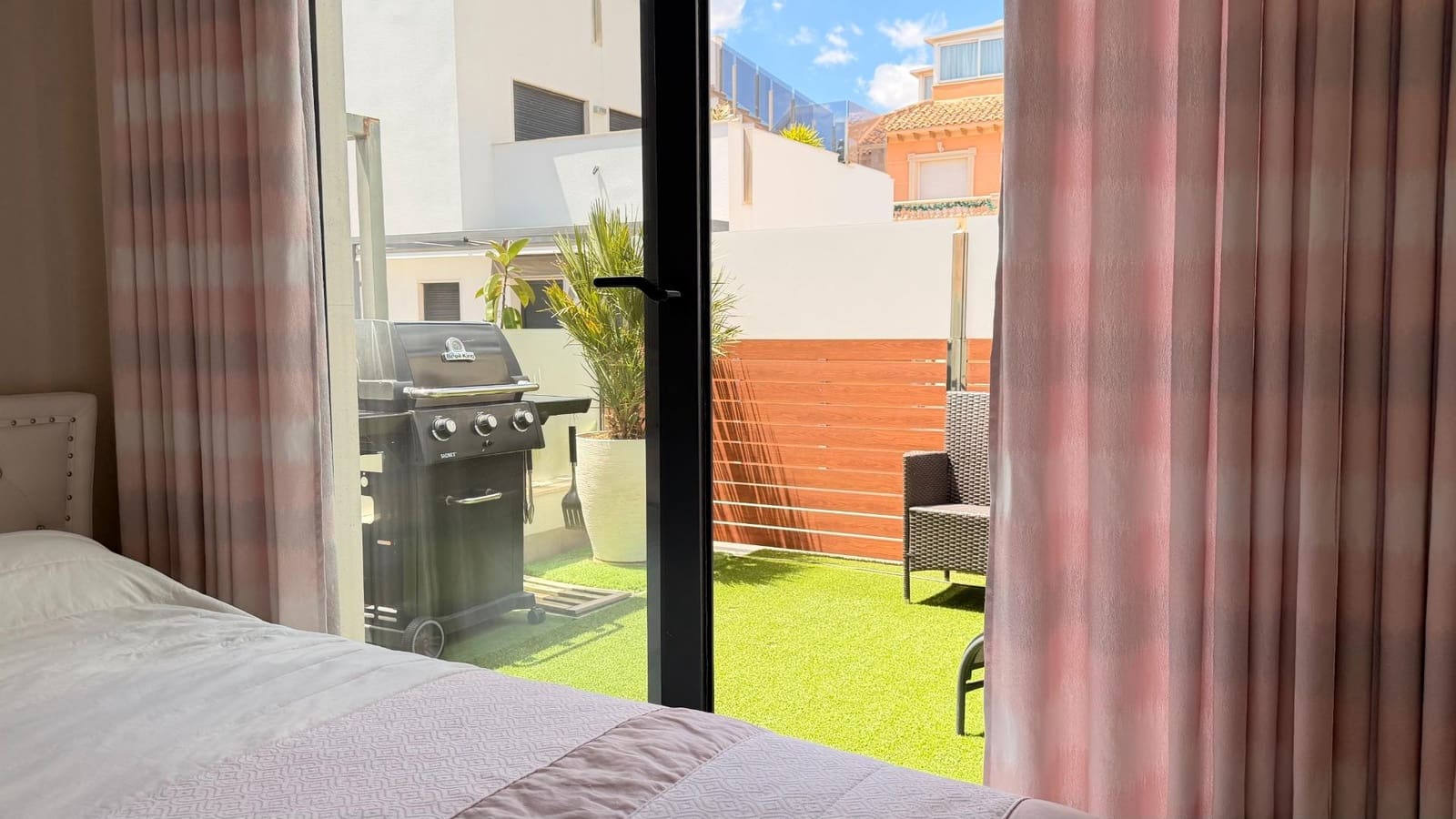 5 makuuhuone Huvila myytävänä paikassa Torrevieja mukana uima-altaan - 558 900 € (Ref: 9994876)