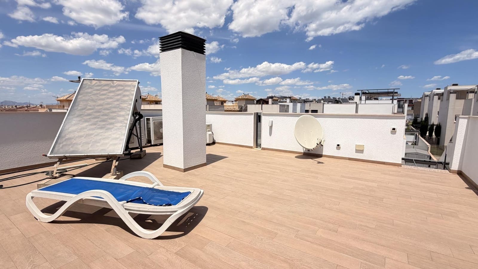 5 makuuhuone Huvila myytävänä paikassa Torrevieja mukana uima-altaan - 558 900 € (Ref: 9994876)
