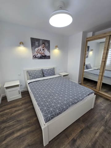Apartamento de 2 habitaciones en La Duquesa / Puerto de la Duquesa, Manilva en venta con piscina - 295.000 € (Ref: 9996778)