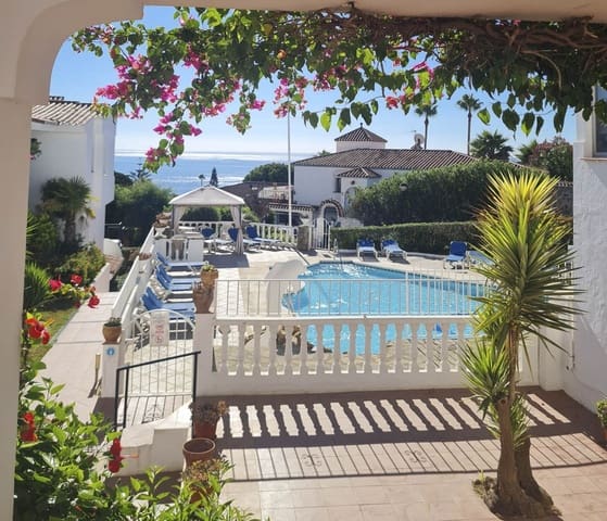 Apartamento de 2 habitaciones en La Duquesa / Puerto de la Duquesa, Manilva en venta con piscina - 295.000 € (Ref: 9996778)