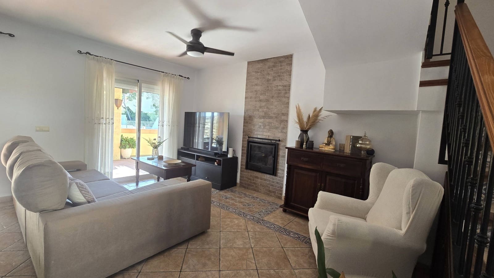 3 quarto Moradia Geminada para venda em Estepona com piscina garagem - 570 000 € (Ref: 9998450)
