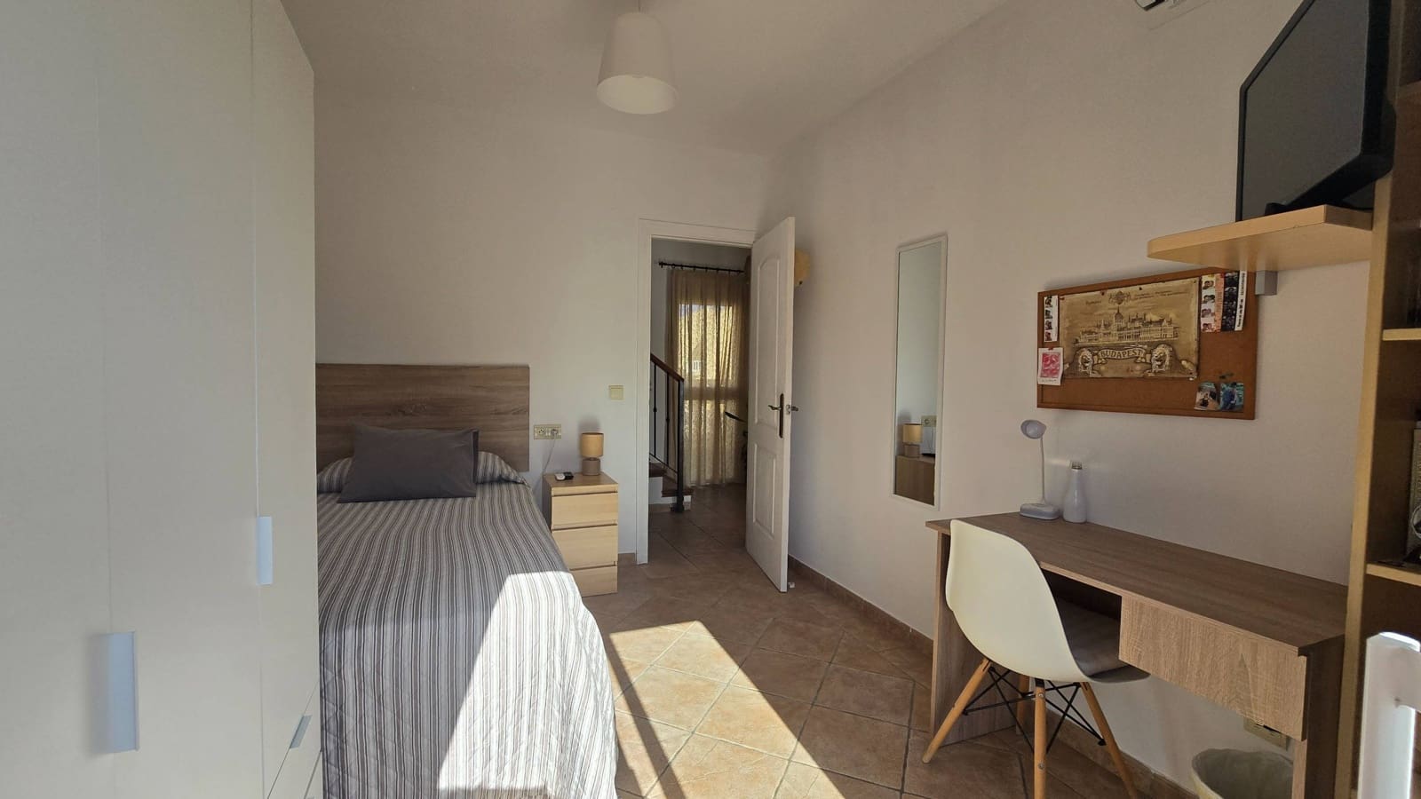 3 quarto Moradia Geminada para venda em Estepona com piscina garagem - 570 000 € (Ref: 9998450)
