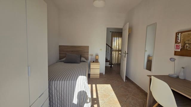 3 quarto Moradia Geminada para venda em Seghers, Estepona com piscina garagem - 570 000 € (Ref: 9998450)