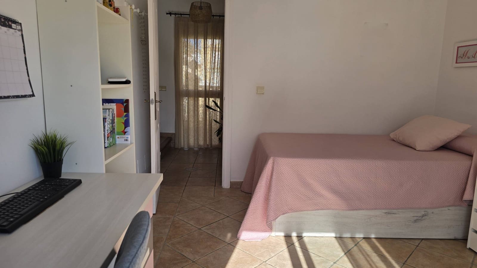 3 quarto Moradia Geminada para venda em Estepona com piscina garagem - 570 000 € (Ref: 9998450)