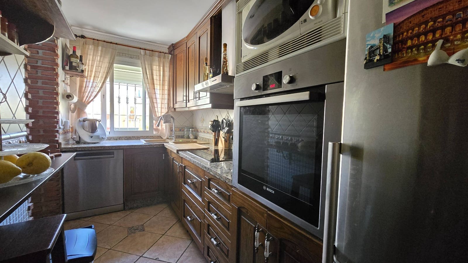 3 quarto Moradia Geminada para venda em Estepona com piscina garagem - 570 000 € (Ref: 9998450)