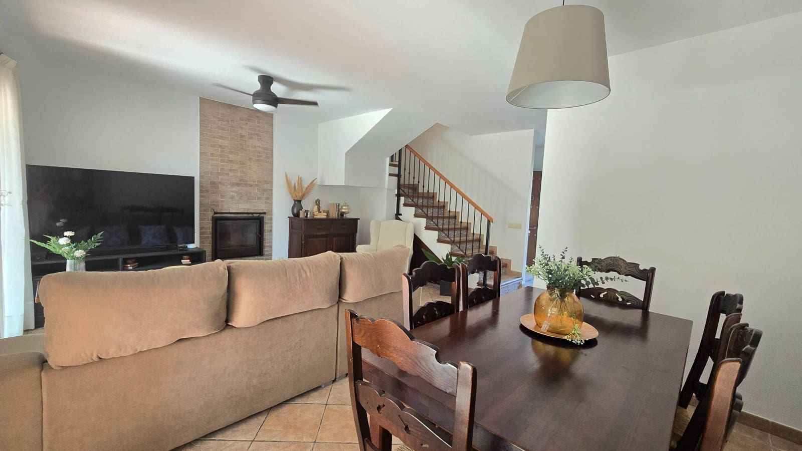 3 quarto Moradia Geminada para venda em Estepona com piscina garagem - 570 000 € (Ref: 9998450)