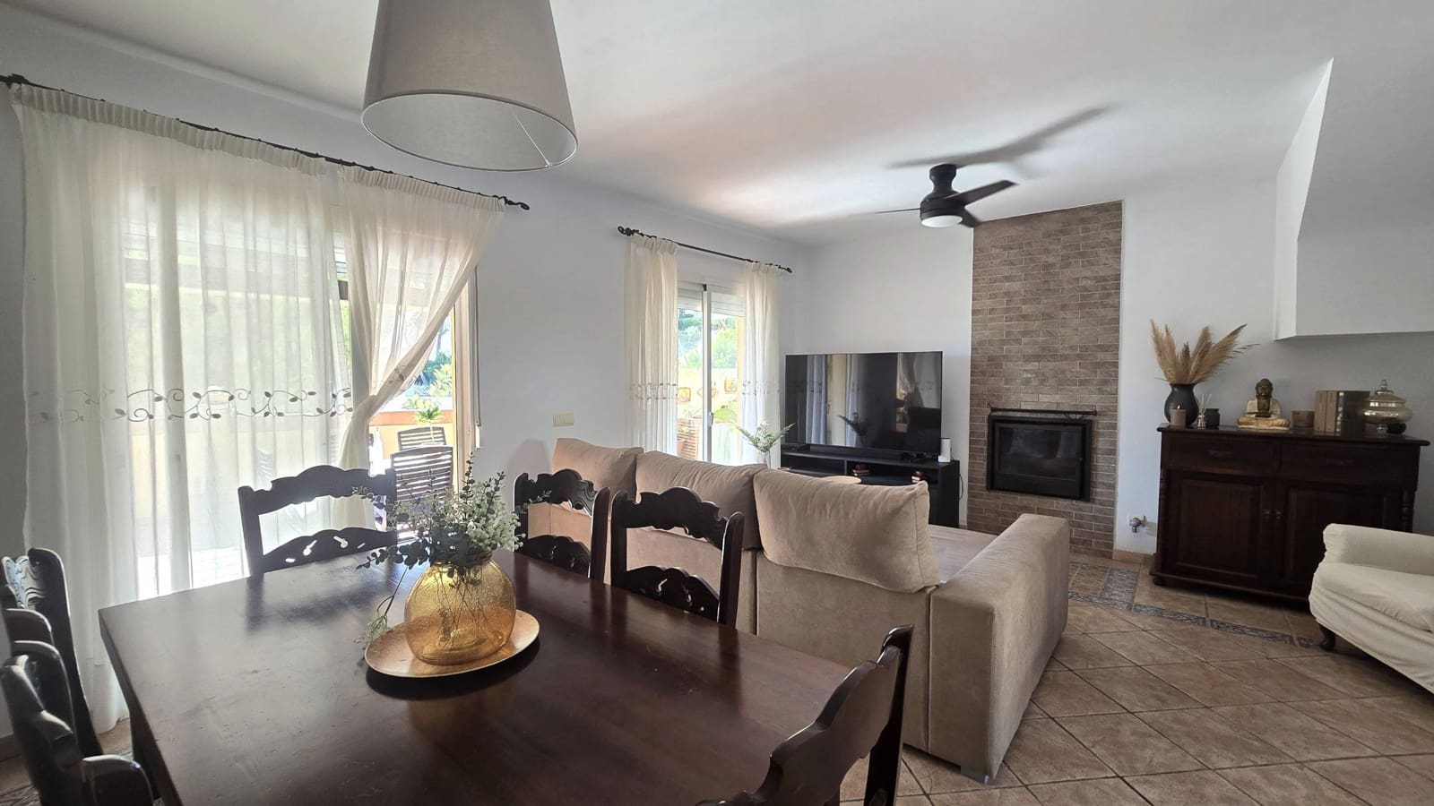 3 quarto Moradia Geminada para venda em Estepona com piscina garagem - 570 000 € (Ref: 9998450)
