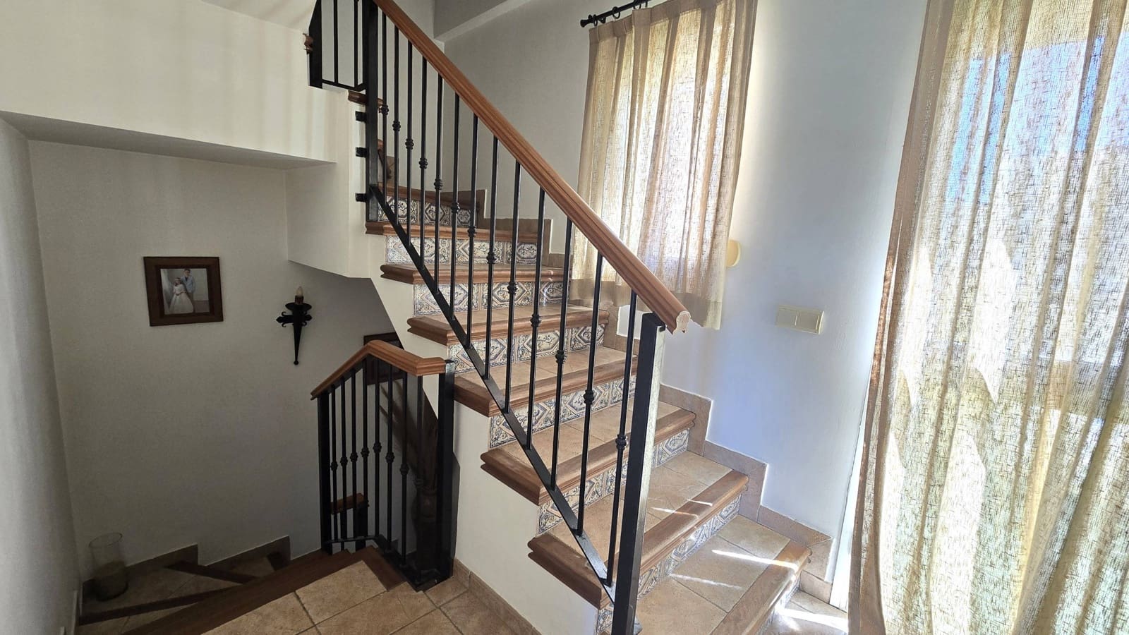 3 quarto Moradia Geminada para venda em Estepona com piscina garagem - 570 000 € (Ref: 9998450)