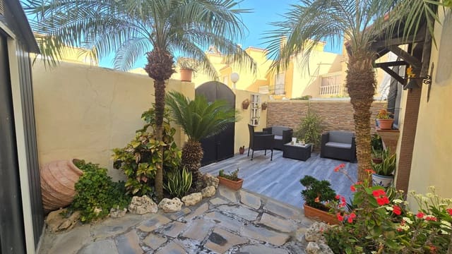 3 quarto Moradia Geminada para venda em Seghers, Estepona com piscina garagem - 570 000 € (Ref: 9998450)