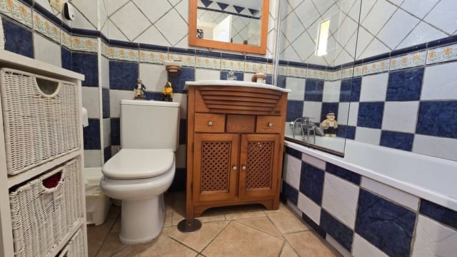 3 quarto Moradia Geminada para venda em Seghers, Estepona com piscina garagem - 570 000 € (Ref: 9998450)