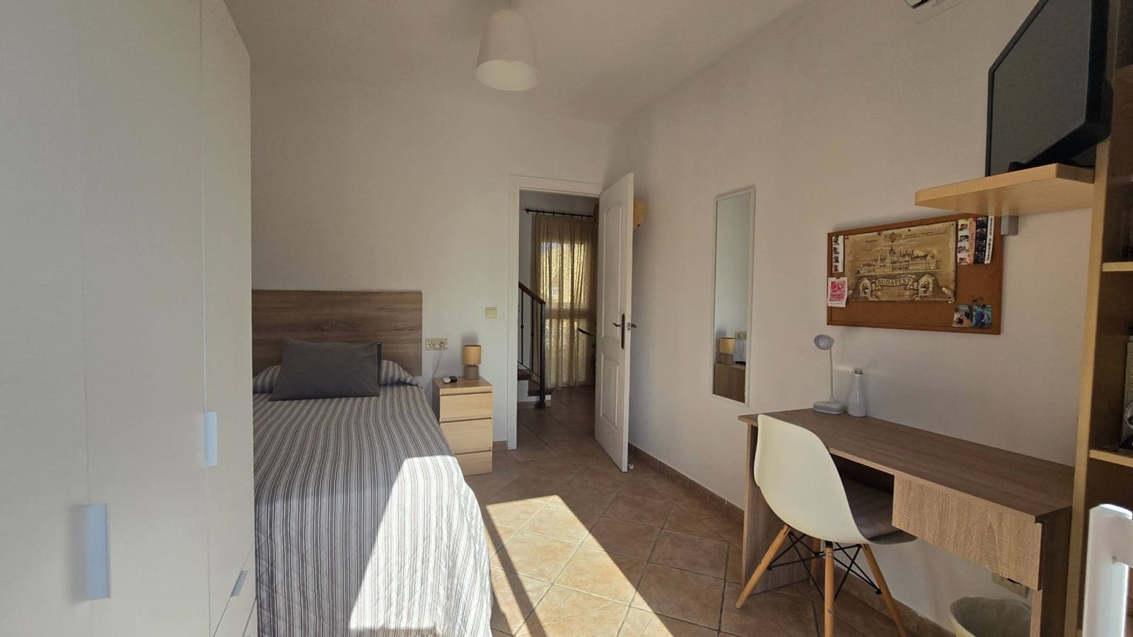 3 bedroom Villa for sale in Estepona with pool - € 570,000 (Ref: 9998450)