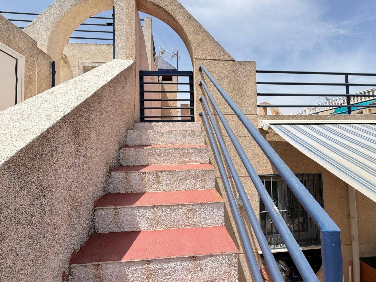 2 soverom Hus til salgs i Torrevieja med svømmebasseng - € 155 000 (Ref: 9998455)