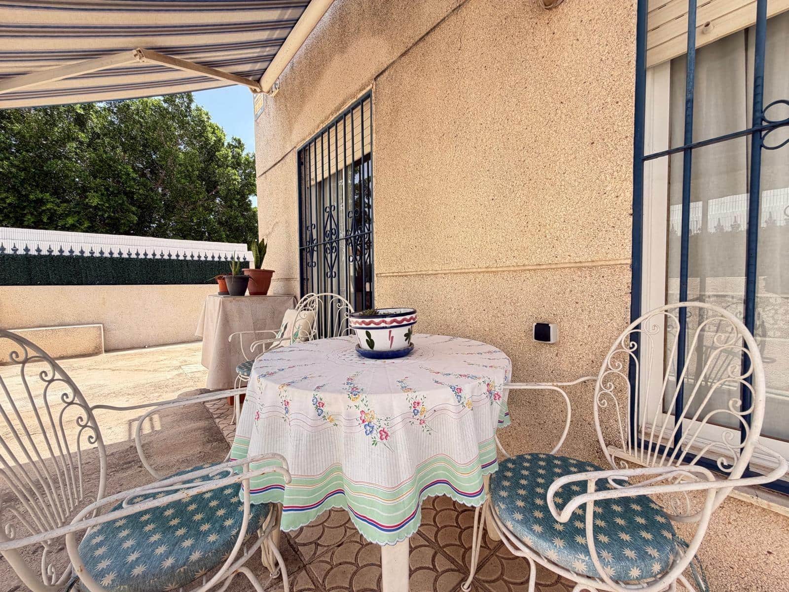2 soverom Hus til salgs i Torrevieja med svømmebasseng - € 155 000 (Ref: 9998455)