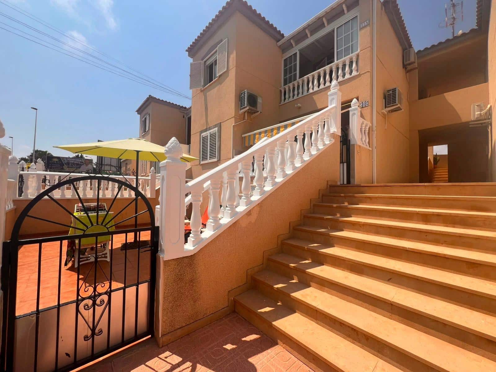 2 slaapkamer Bungalow te koop in Torrevieja - € 179.999 (Ref: 9998457)