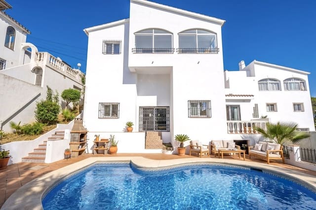 6 soveværelse Villa til salg i El Faro, Mijas med swimmingpool garage - € 690.000 (Ref: 9998479)