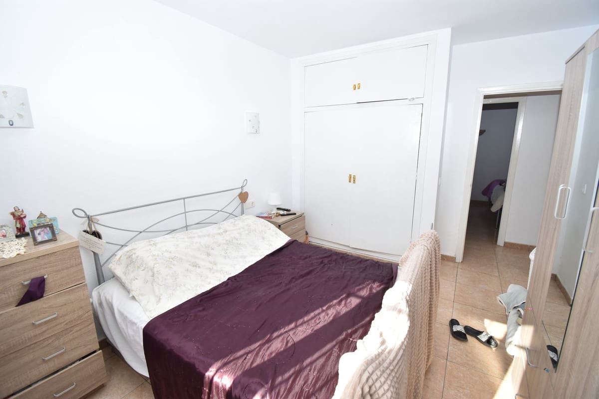 6 soveværelse Villa til salg i El Faro med swimmingpool garage - € 690.000 (Ref: 9998479)