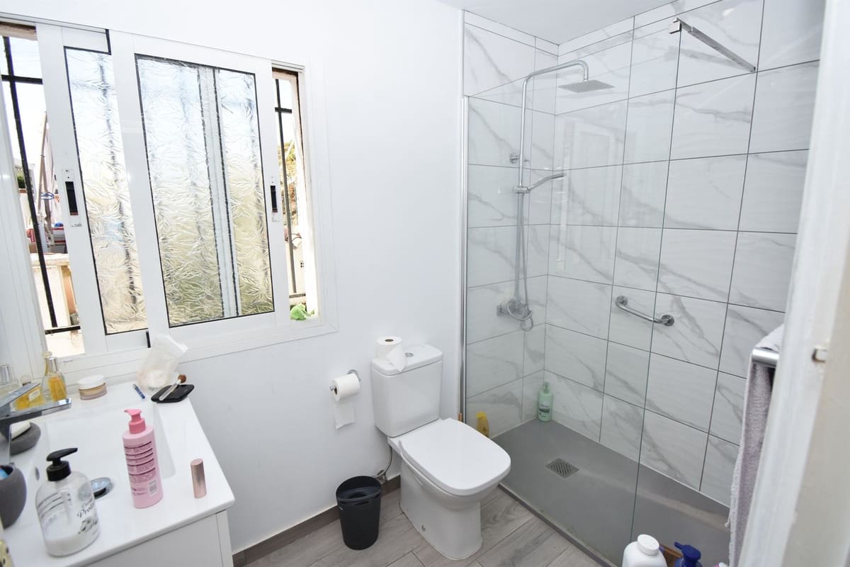 6 soveværelse Villa til salg i El Faro med swimmingpool garage - € 690.000 (Ref: 9998479)